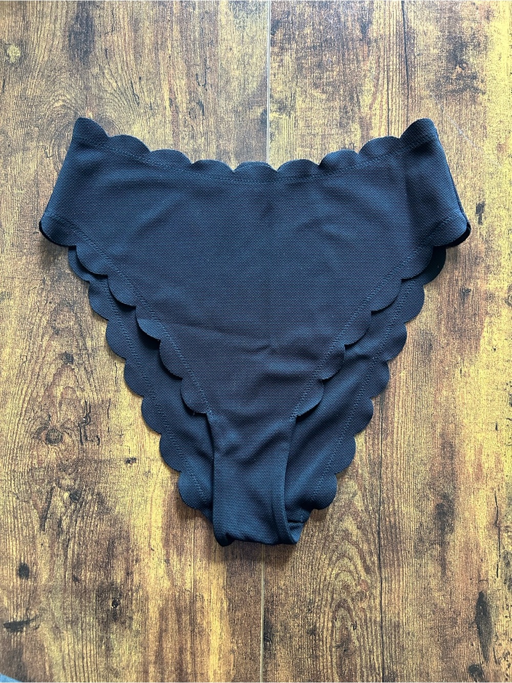 Victoria’s Secret Scalloped Edge Bikini Bottom- High Waist Cheeky